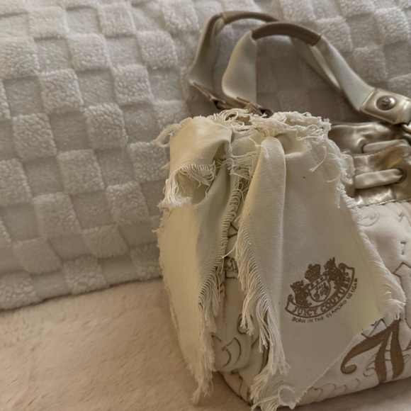 Juicy Couture White and Gold Shoulder Bag - Picture 3 of 7